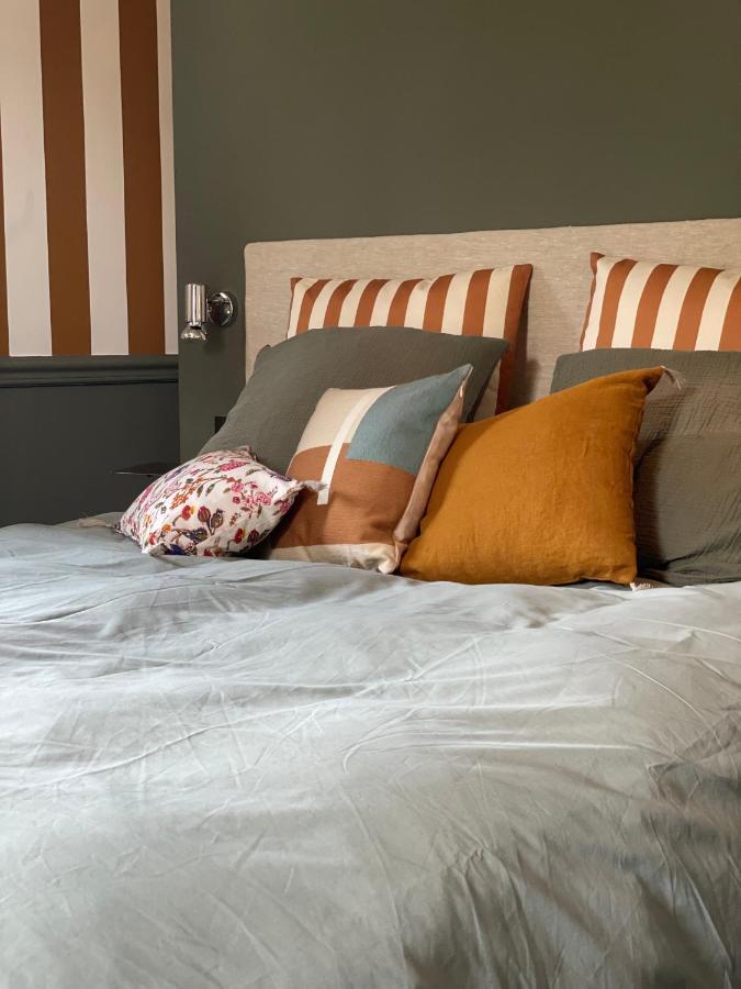 Bed and Breakfast Madame Les Vans - Chambre D'Hotes - Charme Et Design Экстерьер фото
